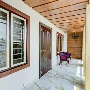 فندق Treebo Shore Residency, Near Lakeshore Hospital